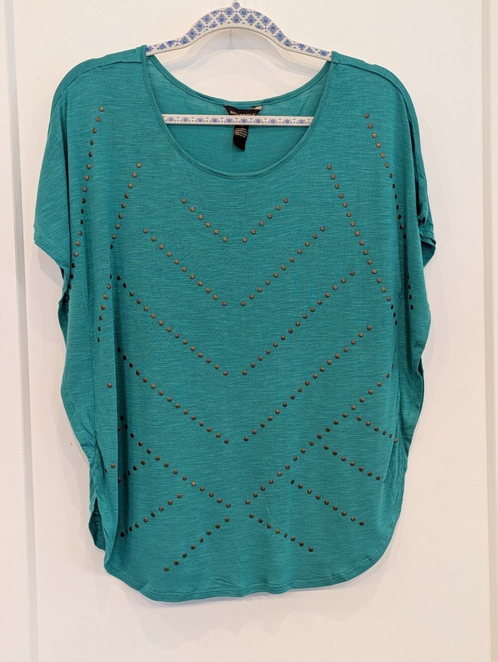 Bit & Bridle Medium SS Green Knit Shirt Cowgirl Western Metal Embellishments